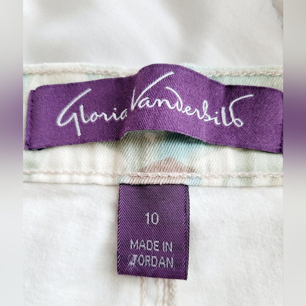Gloria Vanderbilt Amanda Cotton Camo/Floral Pebblestone Embroidered Jeans 10/Med - Picture 2 of 13
